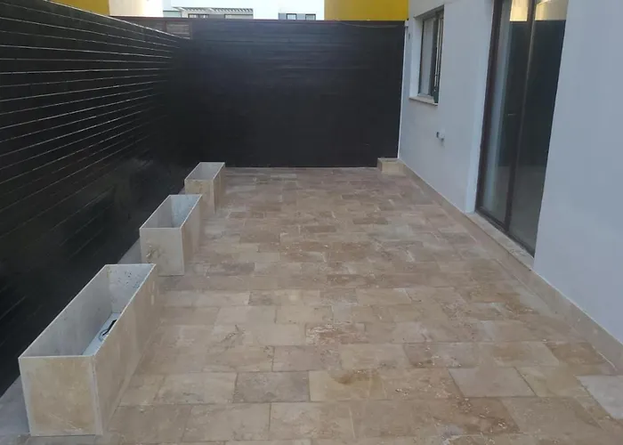 Apartament Cu Terasă *